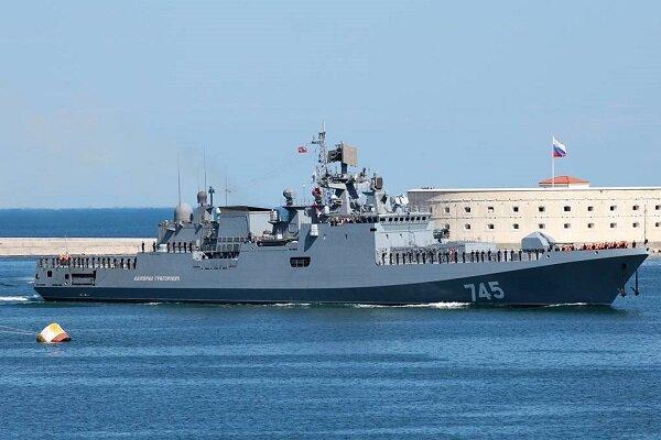 تور ارزان روسیه: رزمایش توپخانه ای نیروی دریایی روسیه در آب های دریای سیاه
